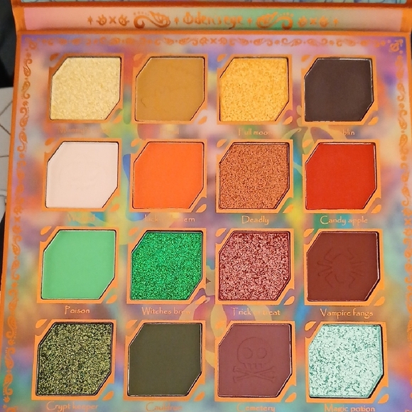 Trick or Treat Eyeshadow Palette - Vibrant Colors